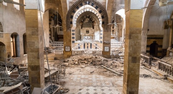 Igreja síria destruída por bombas em ataque do Estado Islâmico