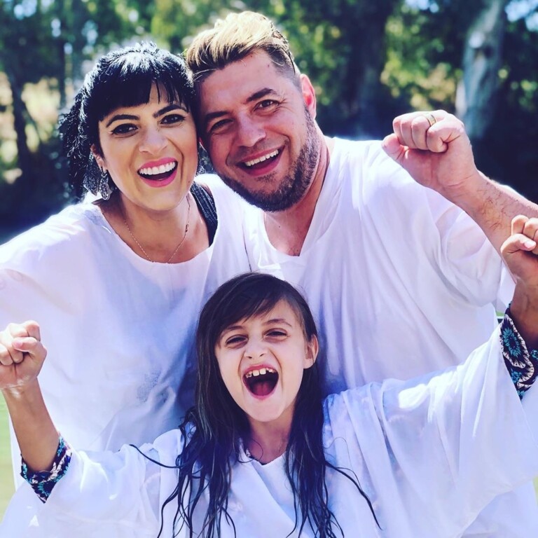 Fernanda Brum e Emerson Pinheiro batizaram a filha Laura em Israel