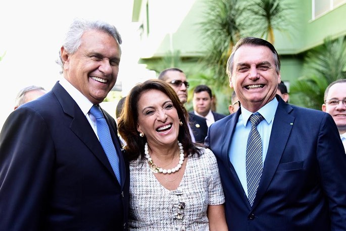 Jair Bolsonaro é recebido por Ronaldo Caiado, governador de Goiás