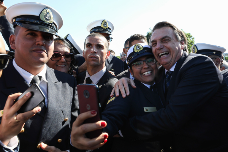 No Rio, Bolsonaro e Michelle vão a formatura de sargentos