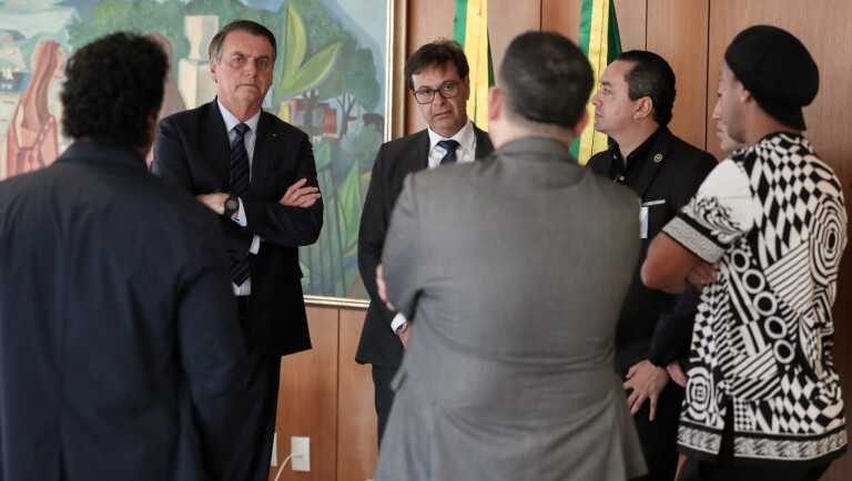 Bolsonaro recebe visita de Ronaldinho Gaúcho