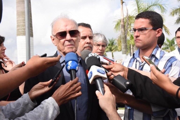 Senador Arolde de Oliveira lamenta a morte do amigo pastor Anderson do Carmo