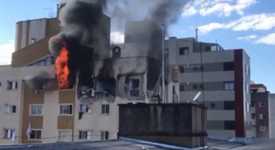 Incêndio atingiu prédio em Curitiba