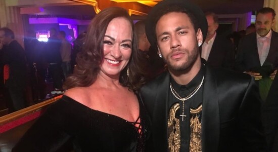 A mãe de Neymar pediu que o filho voltasse ao caminho de Jesus Cristo