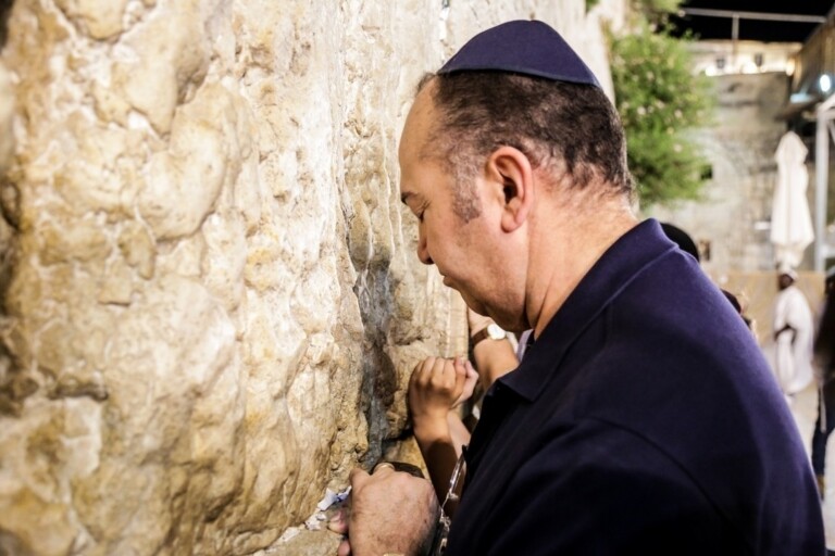 Durante viagem a Israel, Pastor Everaldo presenciou descoberta arqueológica