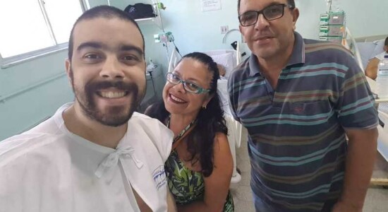 Lucas Vieira (esq.) lutava contra leucemia