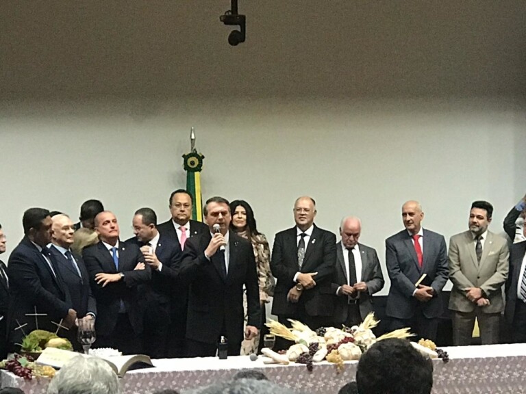 Presidente Jair Bolsonaro discursou em culto de Santa Ceia na Câmara dos Deputados