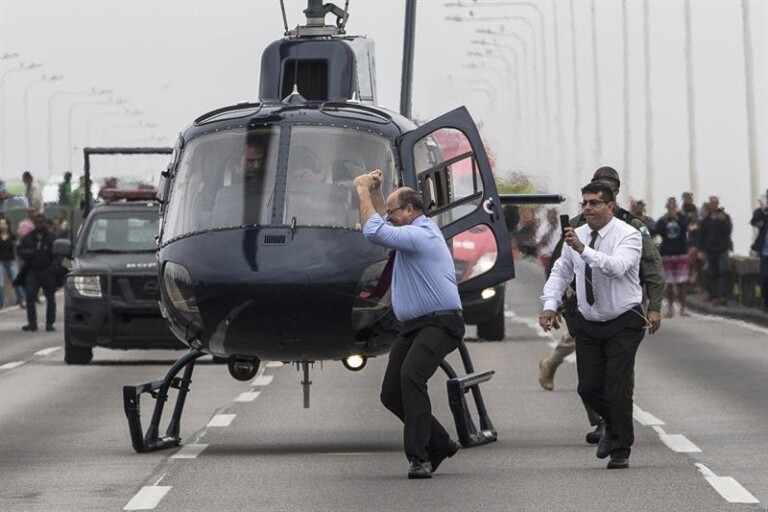 Governador Wilson Witzel chega na ponte Rio-Niterói