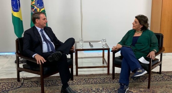 Jair Bolsonaro é entrevistado por Leda Nagle