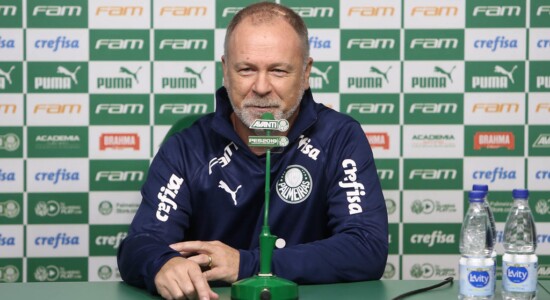 Técnico Mano Menezes é apresentado como mais novo treinador do Palmeiras