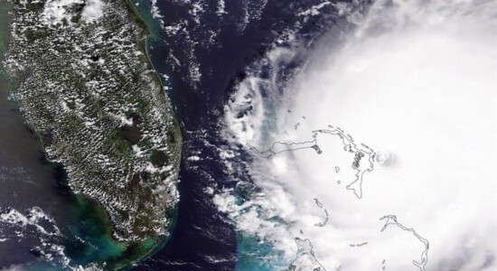 Imagem da Nasa mostra passagem do furacão Dorian sobre as Bahamas