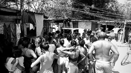 Kleber Lucas realizou ação solidária em comunidade do Rio de Janeiro