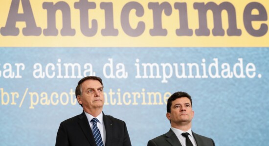 Presidente Jair Bolsonaro e o ministro Sergio Moro durante lançamento de campanha pelo pacote anticrime