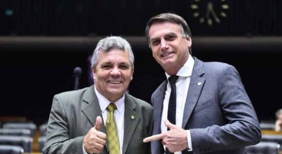 Ex-deputado Alberto Fraga e o presidente Jair Bolsonaro