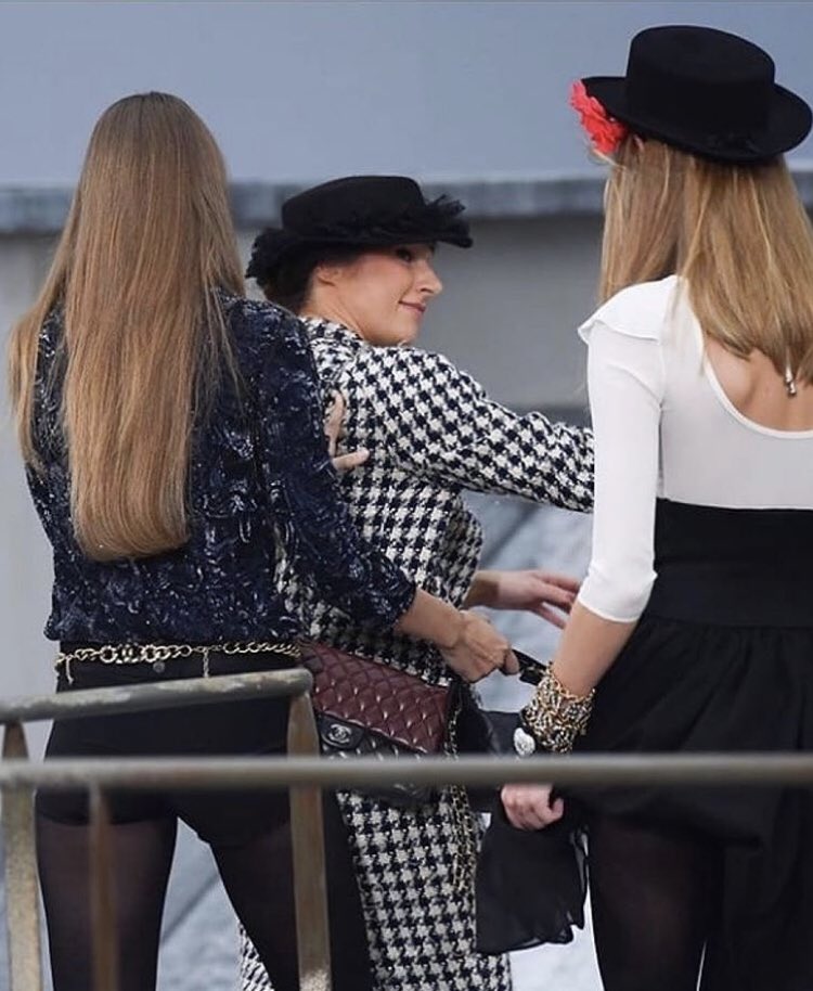 Marie S’Infiltre invade desfile da Chanel e é impedida por Gigi Hadid