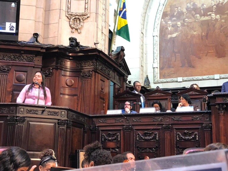 Pastora Helena Raquel discursou durante homenagem para Damares