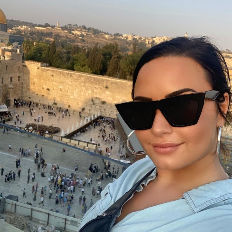 Demi Lovato compartilhou fotos em Israel