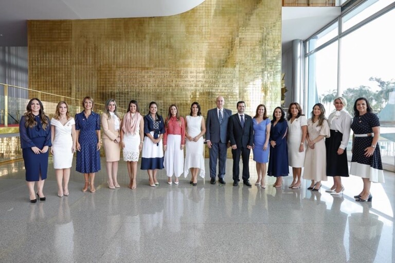 Michelle Bolsonaro se reuniu com primeiras-damas de estados brasileiros