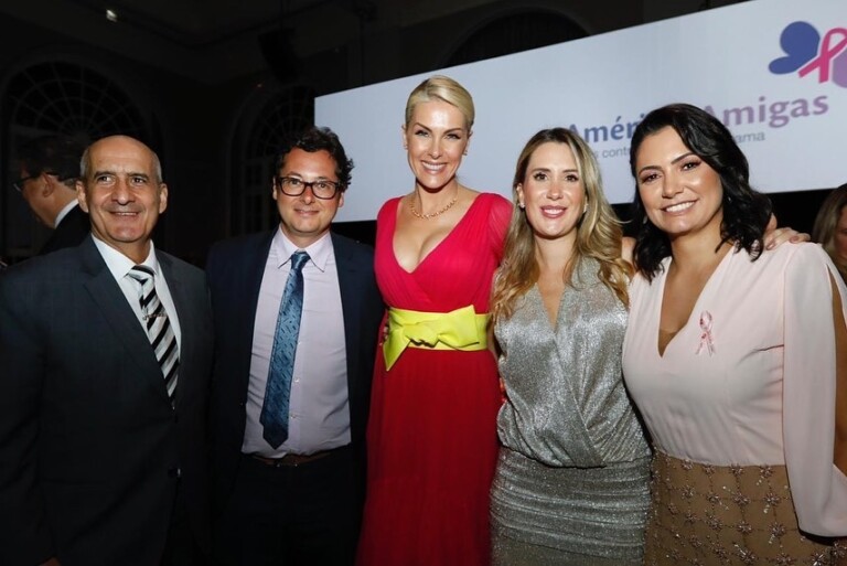 Michelle Bolsonaro participa de evento comemorativo da ONG Américas Amigas