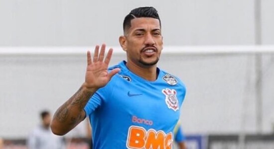 Corinthians anuncia rescisão com Ralf