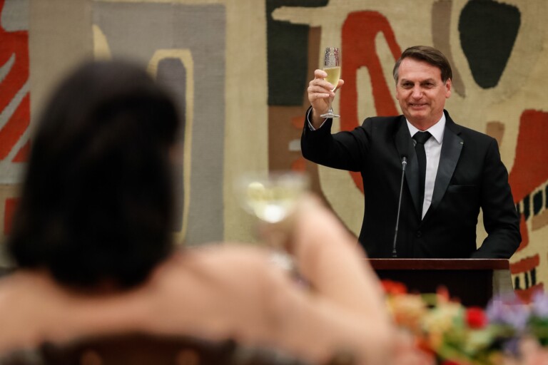 Bolsonaro e Michelle oferecem jantar aos líderes do Brics