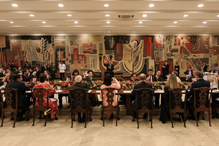 Bolsonaro e Michelle oferecem jantar aos líderes do Brics
