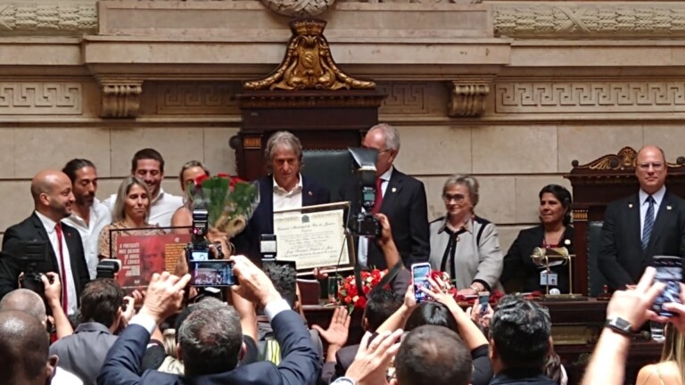 Jorge Jesus é homenageado na Câmara dos Vereadores do Rio de Janeiro
