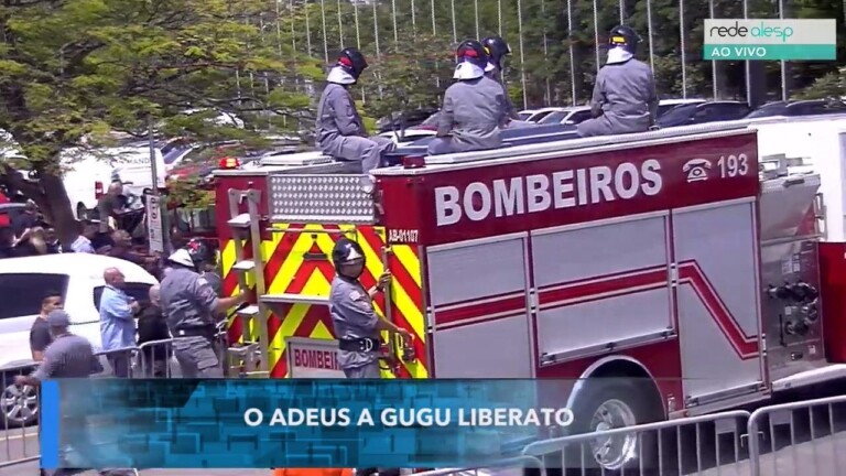 Enterro do corpo de Gugu acontece na Zona Sul de São Paulo