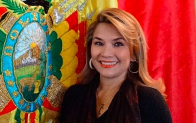 Senadora Jeanine Añez assumiu a presidência interinamente