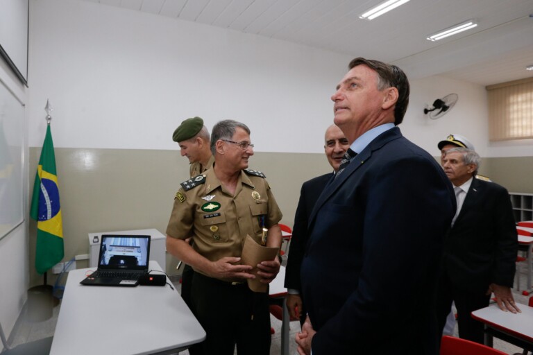 Presidente Jair Bolsonaro durante Solenidade no Colégio Militar de SP