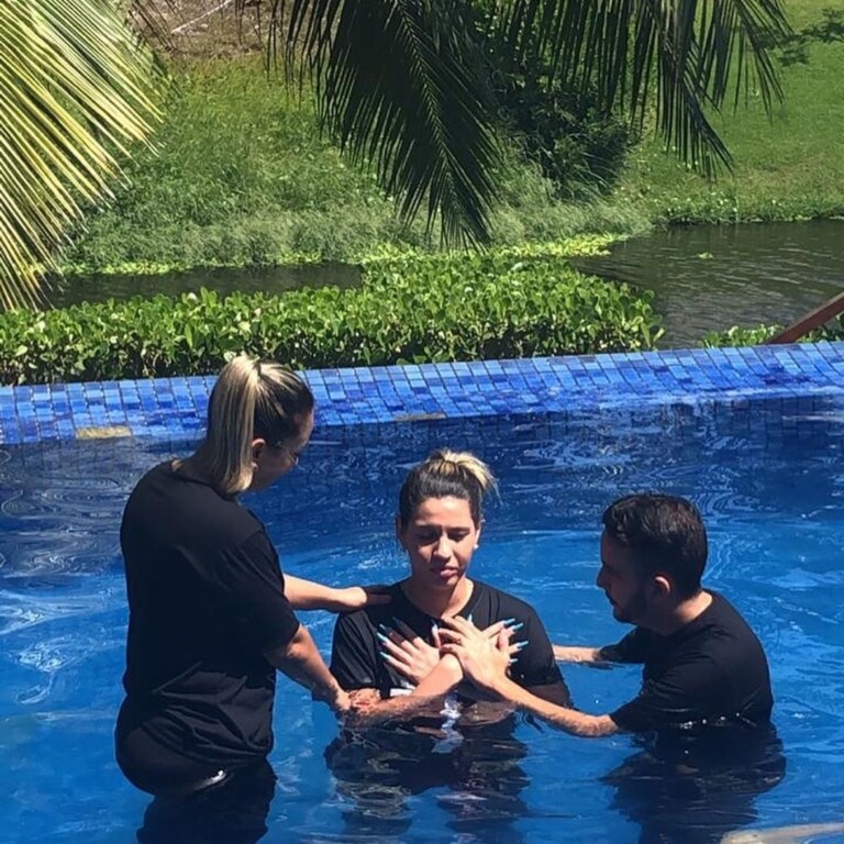 Milena se batizou em novembro de 2019