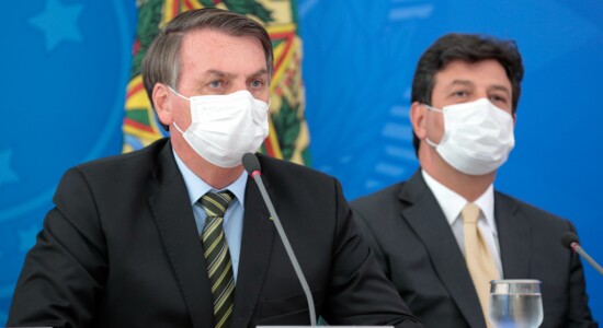 Presidente Jair Bolsonaro durante entrevista coletiva para tratar do coronavírus