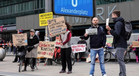 Protesto contra o isolamento social na Alemanha