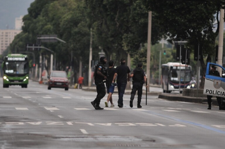 Pessoas chegaram a ser presas no Rio de Janeiro
