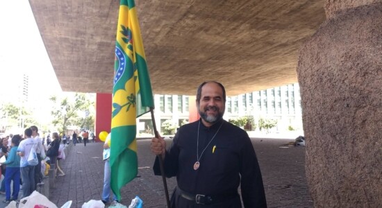 Padre ortodoxo Kelmon Luis Souza