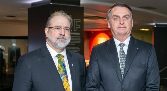 Procurador-geral da República Augusto Aras e o presidente Jair Bolsonaro
