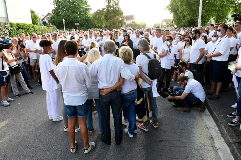 Marcha pela morte do motorista francês Philippe Monguillot, que foi assassinado após pedir uso de máscara a passageiro
