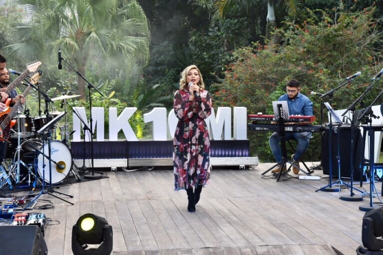 Sarando a Terra Ferida canta seus sucessos na live da MK Music