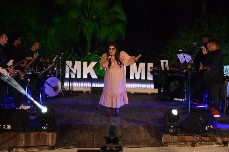 Midian Lima encerra live especial da MK Music