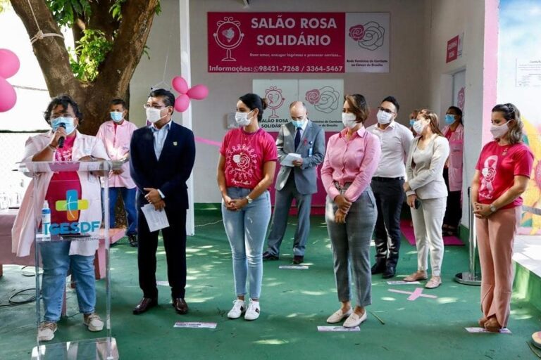 Michelle Bolsonaro participou da inauguração do Salão Rosa Solidário do Hospital de Base do DF
