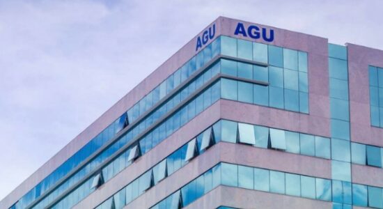 Topo do prédio da Advocacia-Geral da União (AGU)
