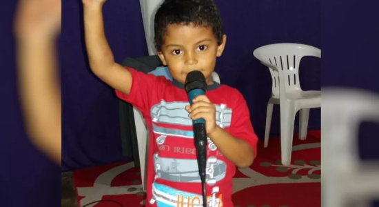 Arthur Ferreira, 3 anos, foi esmagado contra o muro