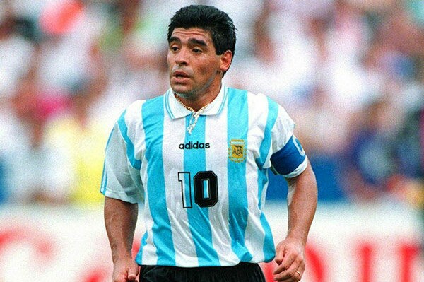 Aos 60 anos, morre ex-jogador argentino Diego Maradona