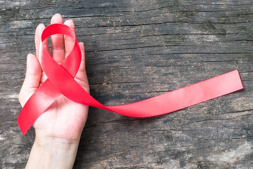 Desde 1988, o dia 1° de dezembro é o Dia Mundial do Combate a Aids