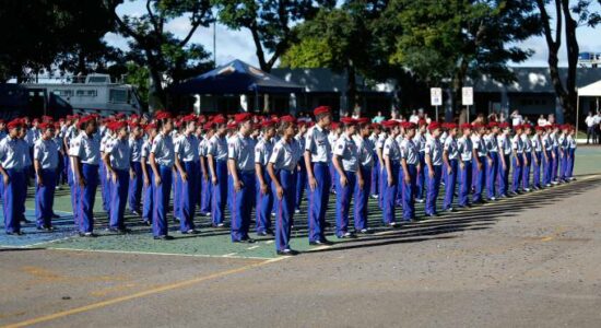 Escolas cívico-militares devem se espalhar ainda mais pelo Brasil