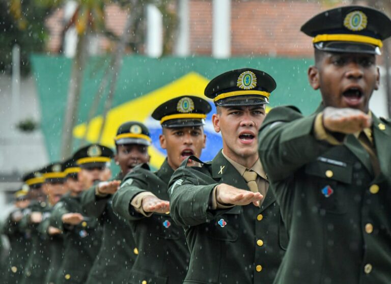 Ao todo, 401 alunos se formaram na Escola de Sargentos do Exército