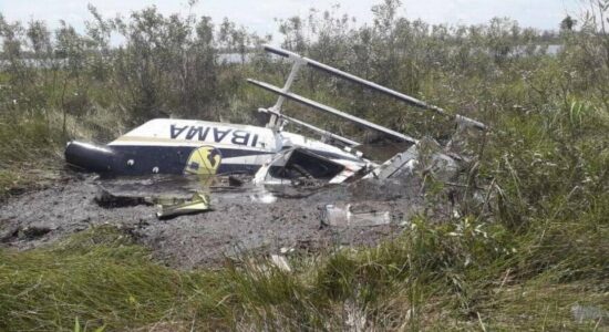 Helicóptero do Ibama cai no Pantanal e piloto morre no acidente
