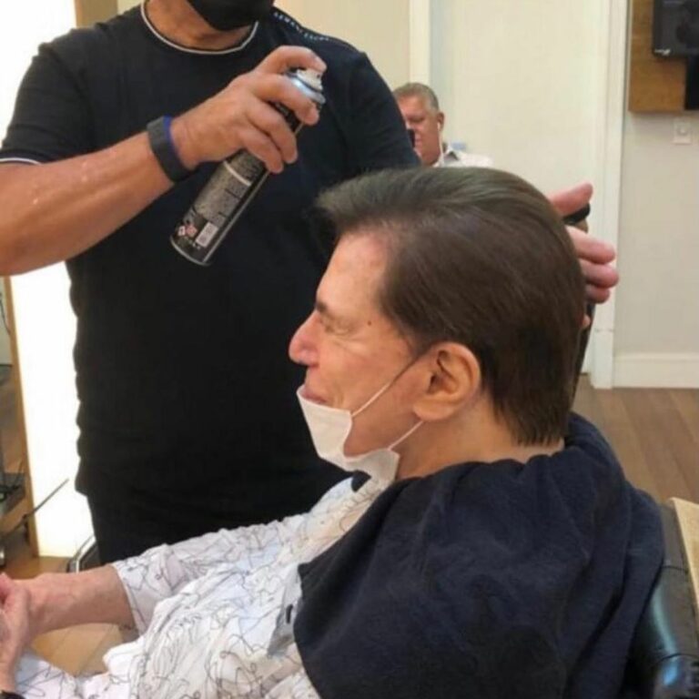 Silvio Santos pintou o cabelo