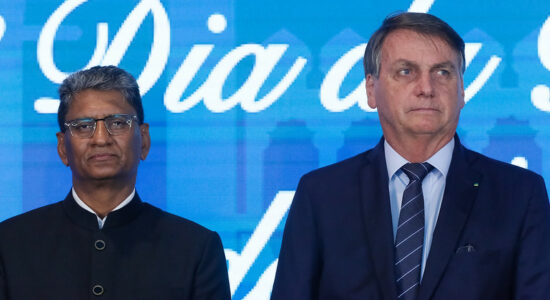 Presidente do Brasil, Jair Bolsonaro, e Suresh Reddy, embaixador da Índia