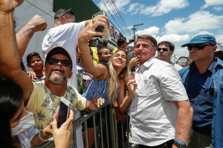 Bolsonaro vai a Sergipe e é aclamado pelo povo